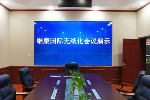 商場(chǎng)使用無(wú)縫拼接屏好還是LED全彩屏好？