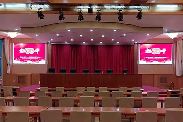 小間距LED顯示屏與無縫拼接屏區(qū)別在哪里？