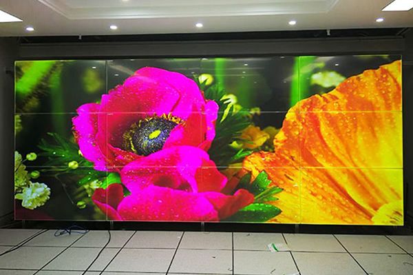 商場(chǎng)用LED全彩屏好還是無(wú)縫拼接屏好？