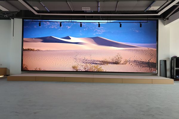 LED顯示屏與無(wú)縫拼接屏的區(qū)別