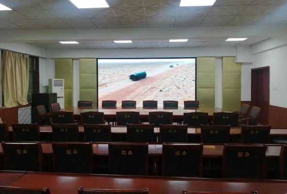 小間距LED顯示屏和無縫液晶拼接屏的區(qū)別在哪里？