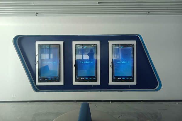 辦公室顯示大屏使用會議一體機(jī)好，還是拼接屏好？