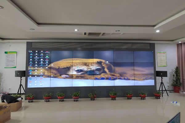 一塊55寸液晶拼接屏大概多錢(qián)，由哪些因素決定？