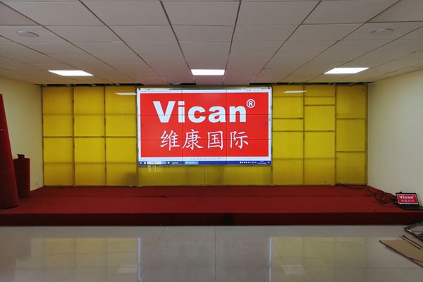 投影儀和拼接屏有什么區(qū)別，優(yōu)缺點有哪些