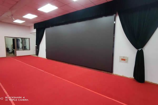 舞臺大屏哪種好，舞臺背景墻LED顯示屏設(shè)計方案