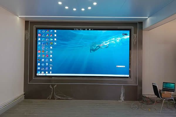 投影機(jī)和拼接屏、LED顯示屏有什么區(qū)別