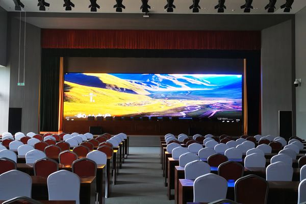 P0.9、P1.25、P1.53、P1.86、P2 LED顯示屏的合適觀看距離是多少？